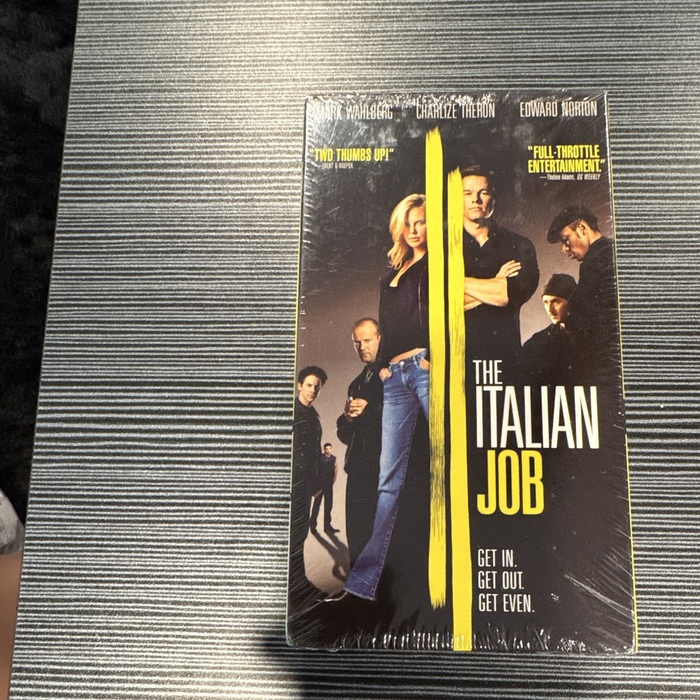 Paramount The Italian Job VHS NTSC Full Frame 2003 PG-13 Wahlberg Norton